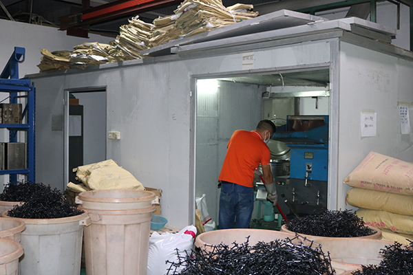 模具制造廠注意了：“工程塑料”也有云泥之別！